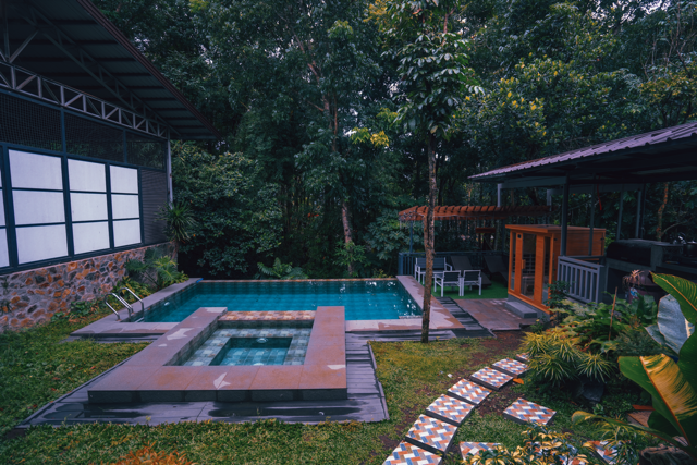 Pool and landscaped grounds at L.E.S. Private Farm